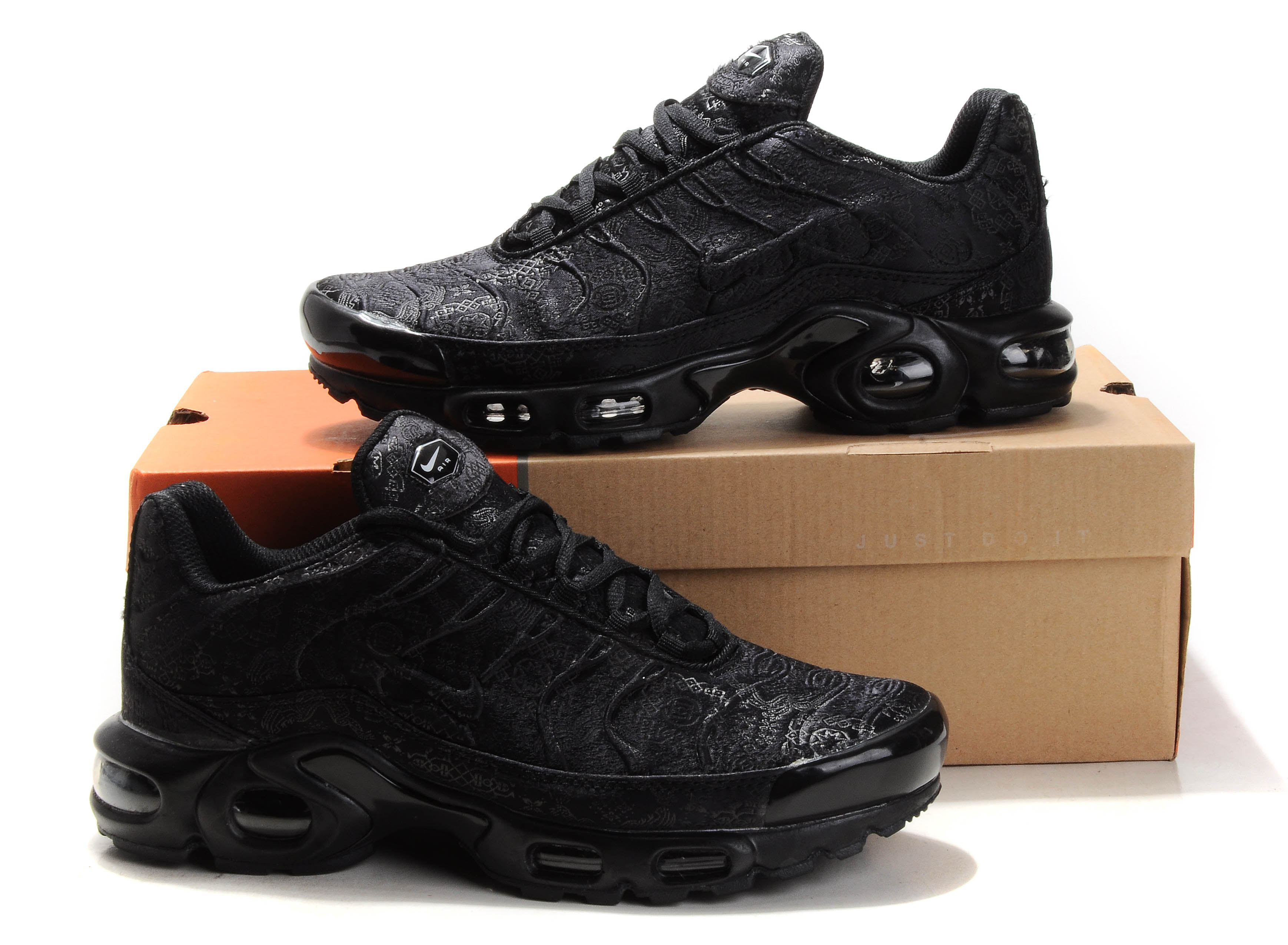 tn nike noir